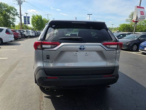 Used 2021 Toyota RAV4 XLE Premium AWD/4WD image 6