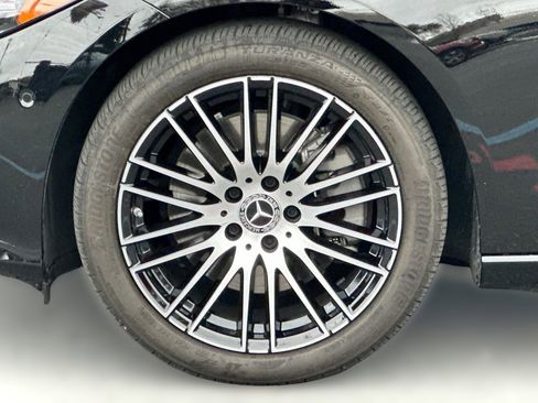 Used 2025 Mercedes-Benz C 300 Sedan image 11
