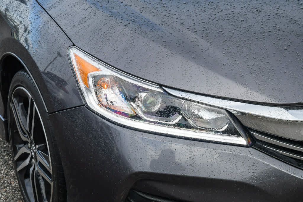 Used 2017 Honda Accord Sport image 4
