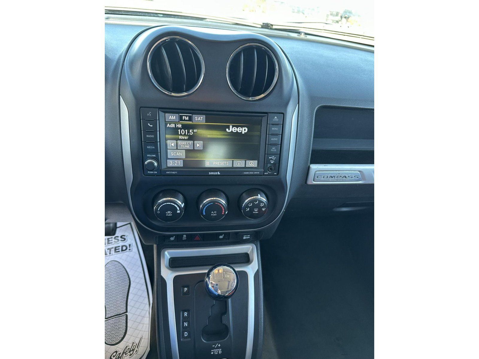 Used 2017 Jeep Compass High Altitude FWD image 27