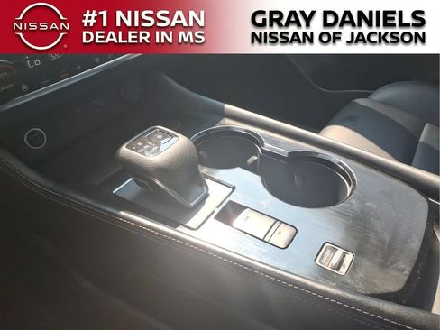 Used 2023 Nissan Rogue SL w/ SL Premium Package FWD image 19