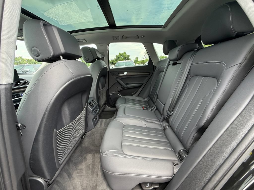 Used 2023 Audi Q5 2.0T Premium w/ Convenience Package AWD/4WD image 23