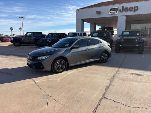 Used 2018 Honda Civic EX image 1