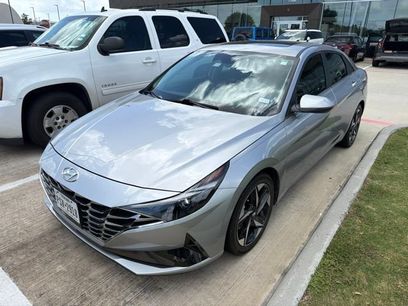 Used 2021 Hyundai Elantra SEL w/ Convenience + Premium Package