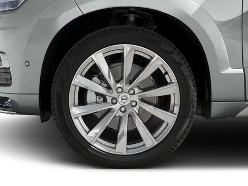 Used 2016 Volvo XC90 T6 Momentum w/ Momentum Plus Package AWD/4WD image 11