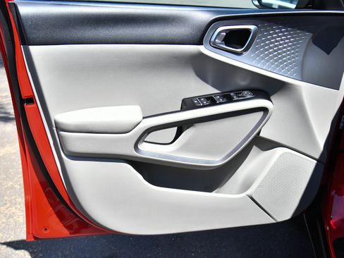 Used 2022 Kia Soul LX w/ Technology Package FWD image 13