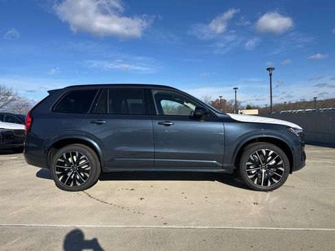 New 2026 Volvo XC90 B6 Ultra image 8