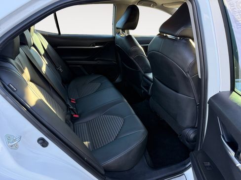 Used 2024 Toyota Camry SE image 18