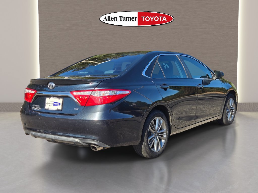 Used 2017 Toyota Camry SE FWD image 5