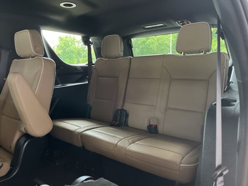 Used 2023 Chevrolet Tahoe Premier AWD/4WD image 17