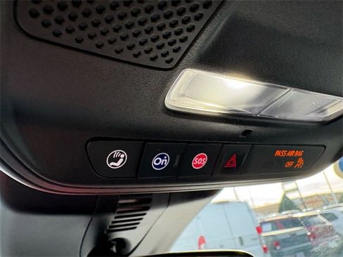 Used 2025 GMC Acadia Elevation image 14