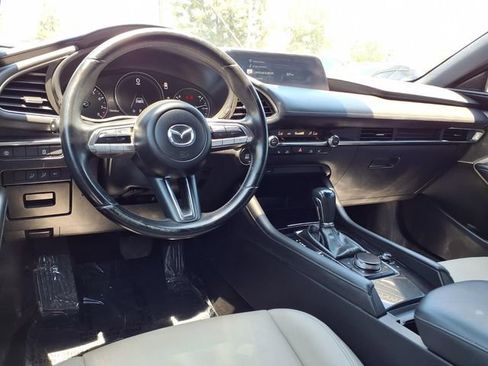 Used 2019 MAZDA MAZDA3 Hatchback w/ Preferred Package FWD image 13