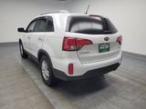 Used 2015 Kia Sorento LX image 5