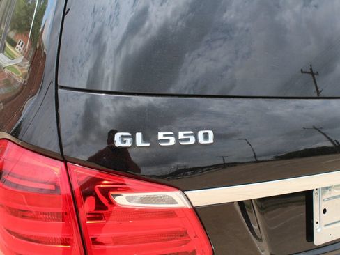 Used 2014 Mercedes-Benz GL 550 4MATIC w/ Driver Assistance Package image 22