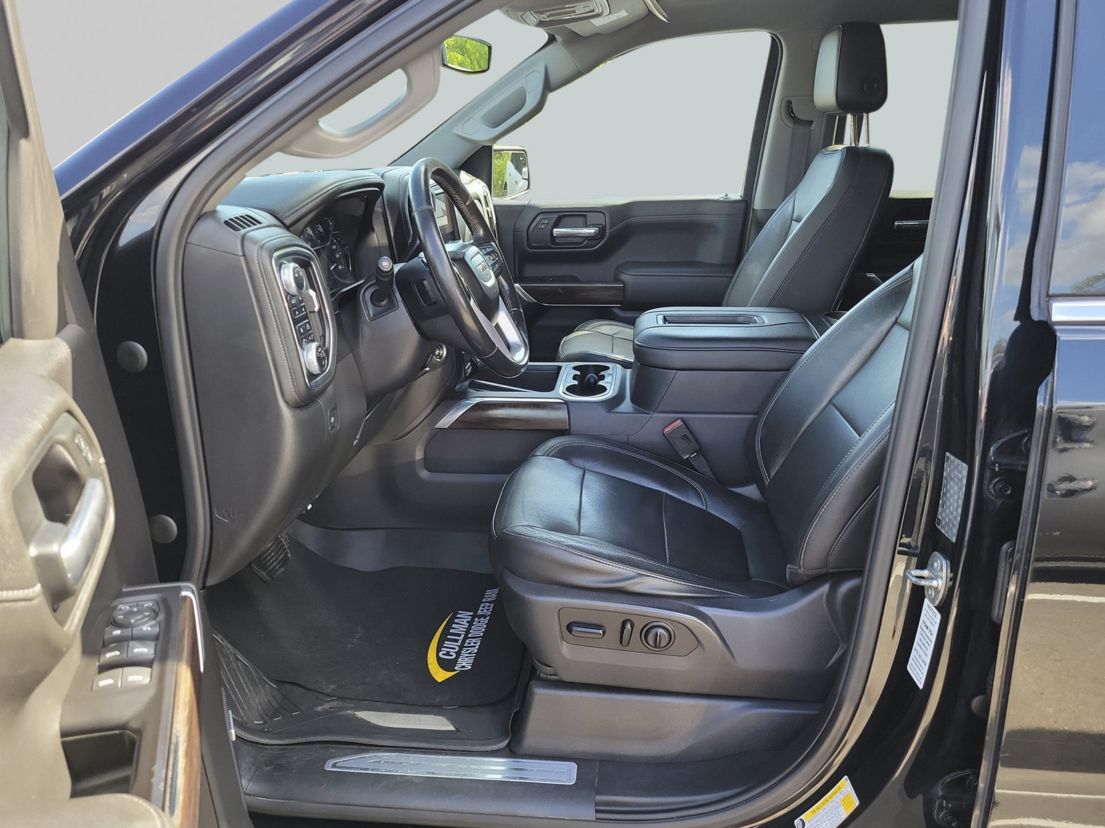 Used 2019 GMC Sierra 1500 SLT w/ SLT Premium Plus Package AWD/4WD image 27