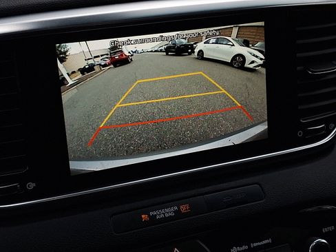 Used 2022 Kia Sportage EX w/ EX Technology Package image 18