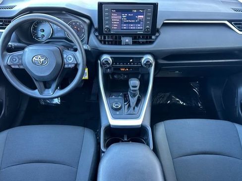 Used 2022 Toyota RAV4 LE image 12