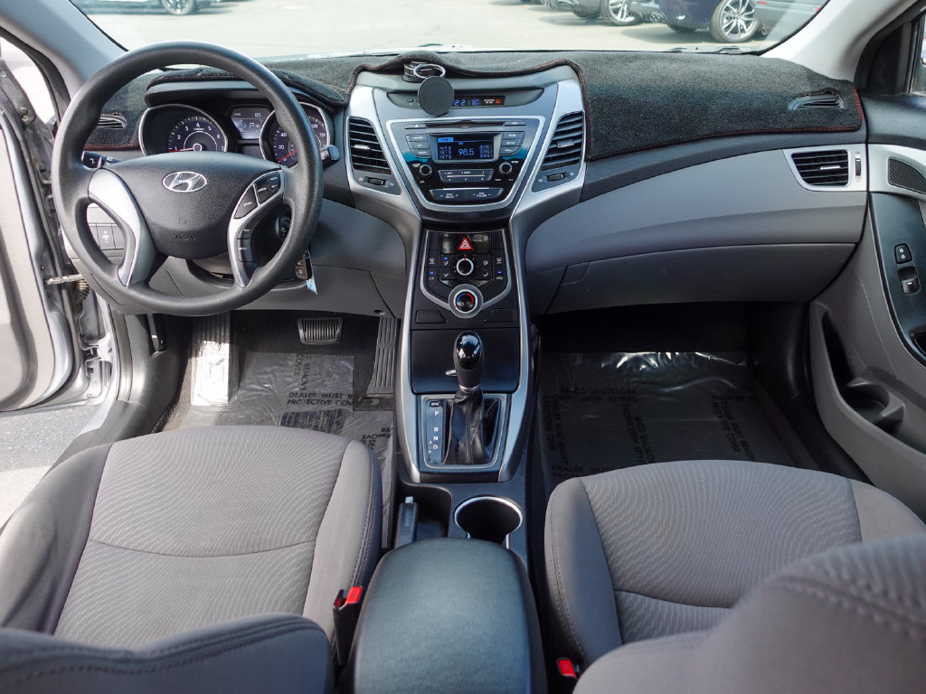 Used 2016 Hyundai Elantra SE FWD image 22