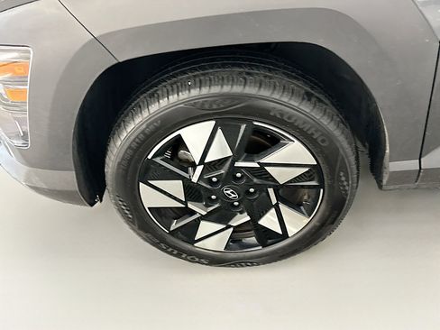 Used 2025 Hyundai Kona SEL image 11