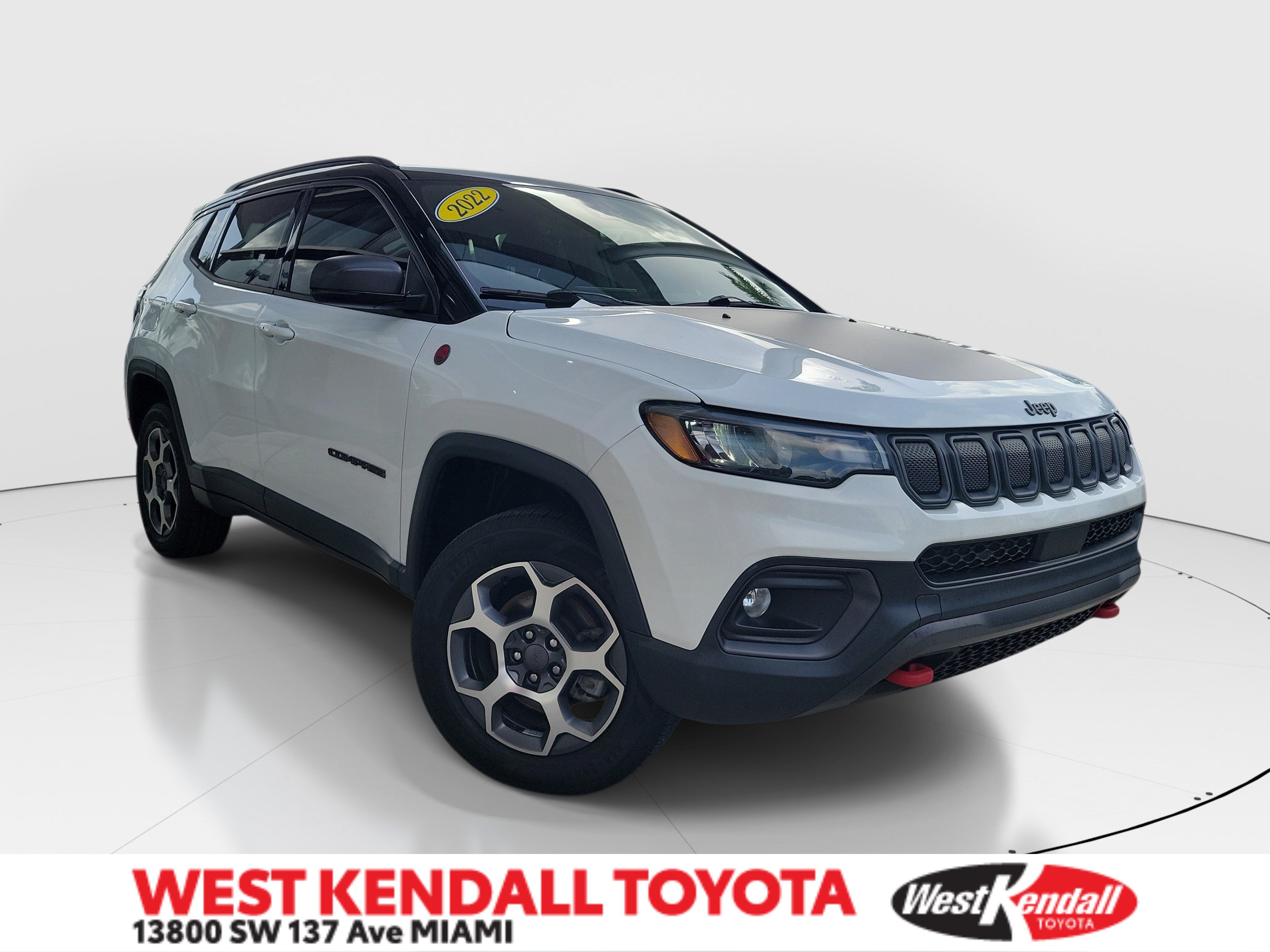 Used 2022 Jeep Compass Trailhawk w/ Trailhawk Convenience Group AWD/4WD image 1
