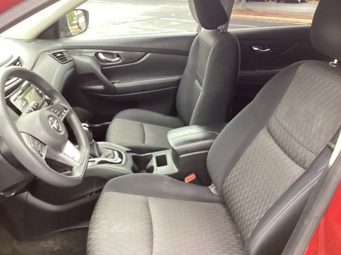 Used 2017 Nissan Rogue S w/ S Appearance Package AWD/4WD image 5