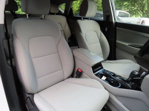 Used 2019 Hyundai Tucson Value FWD image 34