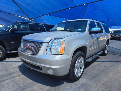 Used 2014 GMC Yukon XL SLT w/ Texas Edition RWD image 1