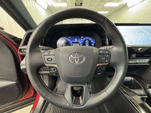 Used 2025 Toyota Crown Signia image 35