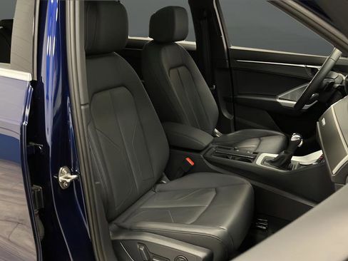 Used 2024 Audi Q3 2.0T Premium w/ Convenience Package image 23