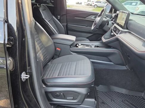 Used 2025 Ford Explorer ST-Line AWD/4WD image 17