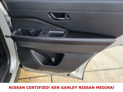 Certified 2025 Nissan Pathfinder SV image 52