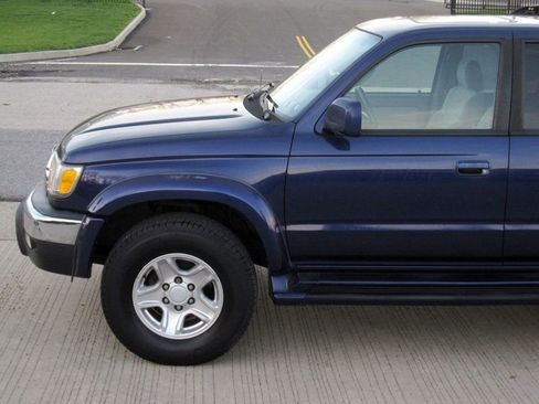 Used 2002 Toyota 4Runner SR5 image 7