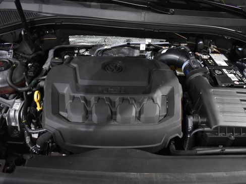 Used 2024 Volkswagen Tiguan SE R-Line image 37