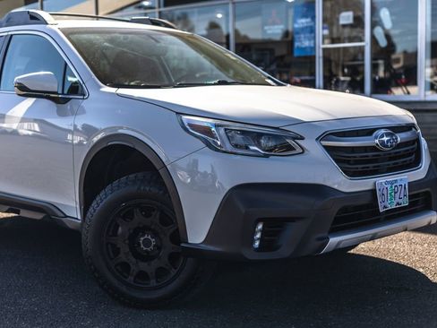 Used 2021 Subaru Outback Limited image 3