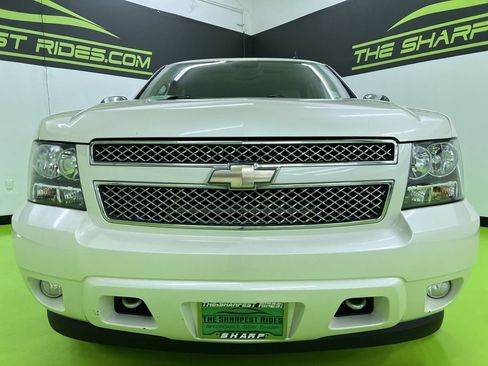 Used 2008 Chevrolet Tahoe LTZ w/ LTZ Preferred Equipment Group RWD image 3