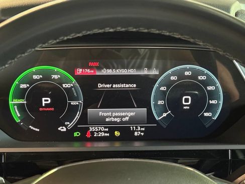 Used 2024 Audi Q8 e-tron Premium Plus w/ Premium Plus Package AWD/4WD image 23