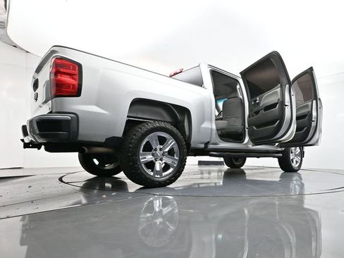 Used 2018 Chevrolet Silverado 1500 Custom w/ Custom Value Package image 50