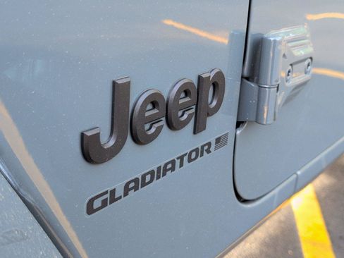 New 2026 Jeep Gladiator Sport AWD/4WD image 10