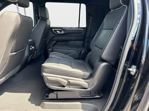 Used 2023 GMC Yukon XL SLT RWD image 12