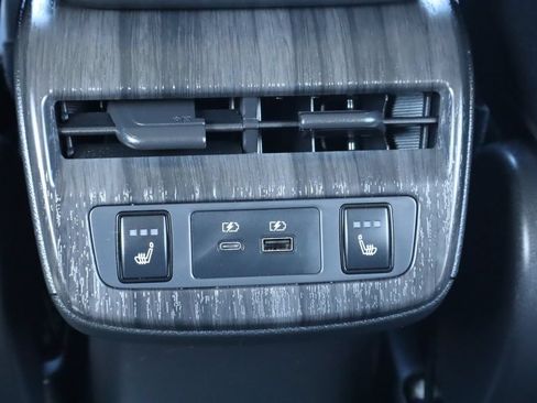 Used 2023 Nissan Ariya FWD image 33