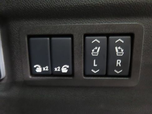 Used 2025 GMC Yukon XL Denali w/ Sun & Power Step Package AWD/4WD image 42