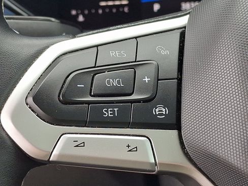 Used 2022 Volkswagen Taos SE FWD image 22