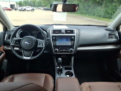 Used 2019 Subaru Outback 3.6R Touring AWD/4WD image 4