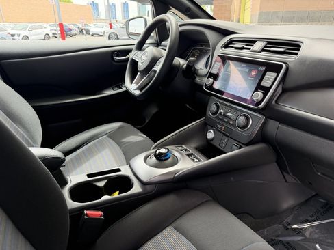 Used 2025 Nissan Leaf S FWD image 37