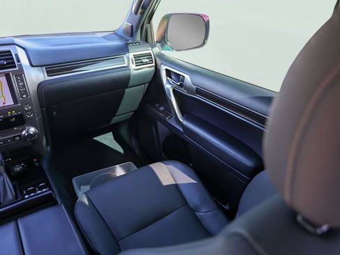 Used 2020 Lexus GX 460 Premium AWD/4WD image 32