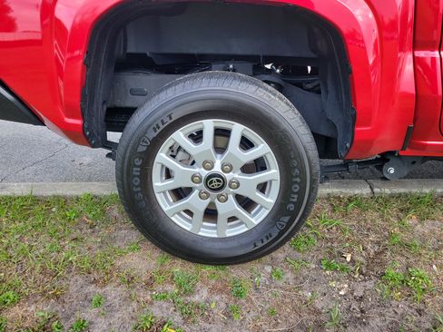 Used 2025 Toyota Tacoma SR image 11