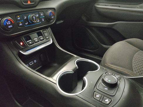 Used 2018 GMC Terrain SLE w/ Driver Convenience Package FWD image 23