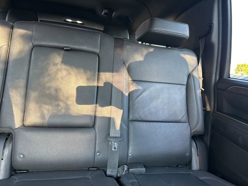 Used 2023 Chevrolet Suburban LT image 13