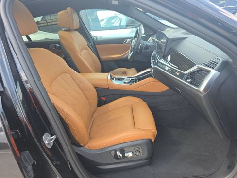 Used 2025 BMW X6 xDrive40i w/ Climate Comfort Package AWD/4WD image 9
