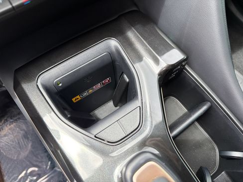 Used 2025 Toyota Crown AWD/4WD image 26